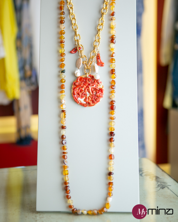 Collana lunga in pietre