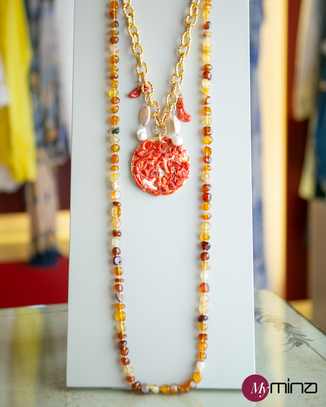 Collana lunga in pietre